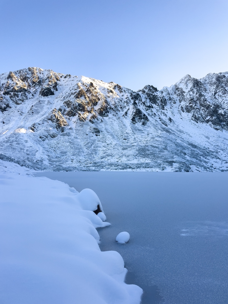 Czarny Staw Gąsienicowy, Tatry, 01.12.2024 r. Fot. Wiktoria Dyszy | IMGW-PIB