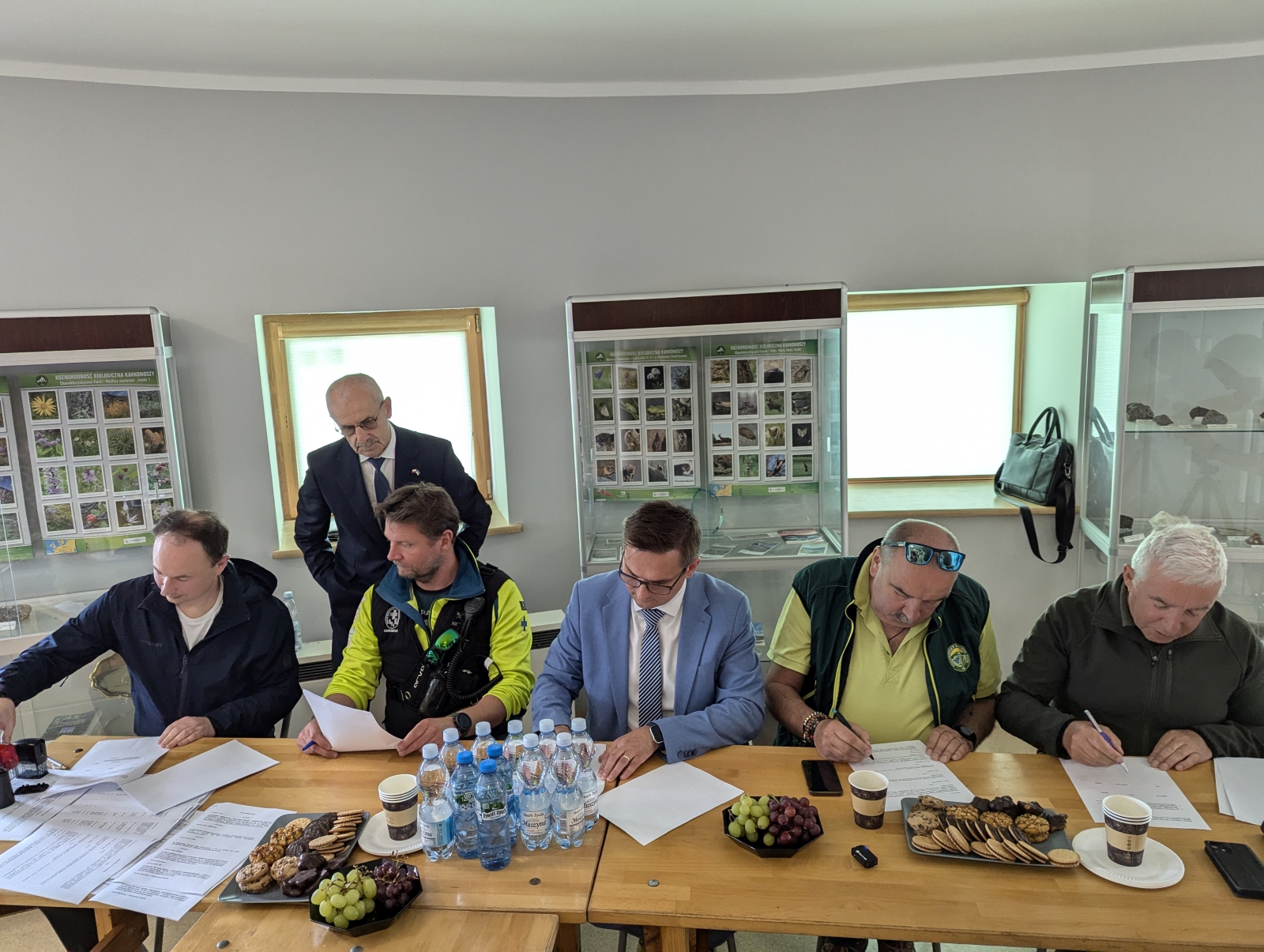 Podpisanie listu intencyjnego w sprawie budowy instalacji wodociągowej, kanalizacyjnej oraz energetycznej na terenie Karkonoskiego Parku Narodowego