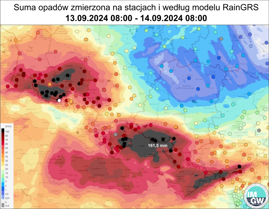 Suma opadów zmierzona na stacjach wraz z nałożonym rozkładem przestrzennym opadów według modelu RainGRS dla obszaru południowo zachodniej Polski za okres 24 h (13.09.2024 06:00 UTC – 13.09.2024 06:00 UTC).