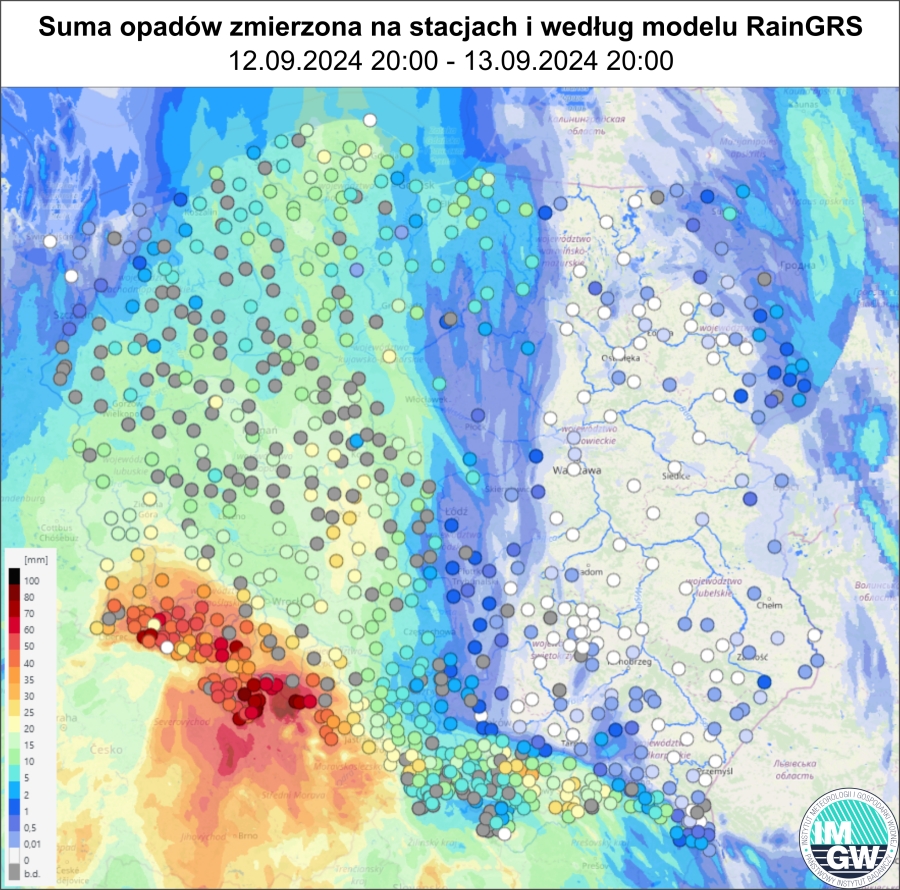 Suma opadów zmierzona na stacjach wraz z nałożonym rozkładem przestrzennym opadów według modelu RainGRS za okres 24 h (12.09.2024 18:00 UTC – 13.09.2024 18:00 UTC).