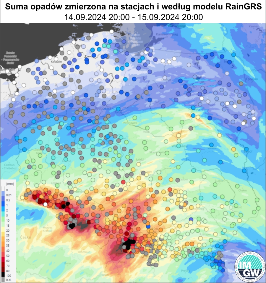 Suma opadów zmierzona na stacjach wraz z nałożonym rozkładem przestrzennym opadów według modelu RainGRS za okres 24 h (14.09.2024 18:00 UTC – 15.09.2024 18:00 UTC).