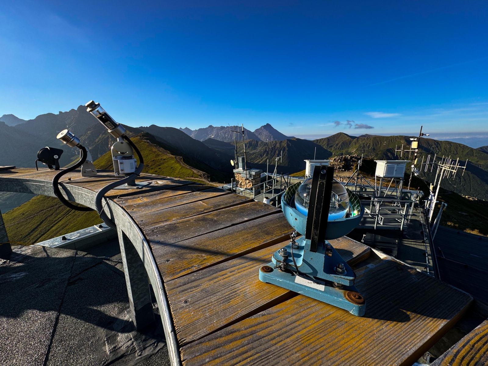 Wysokogórskie Obserwatorium Meteorologiczne na Kasprowym Wierchu, sierpień 2024 r. Fot. Michał Trzebunia | IMGW-PIB