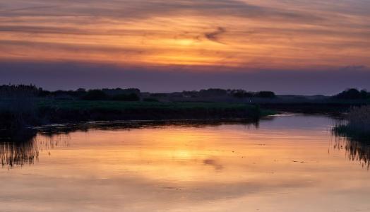 Zachód słońca nad Narwią. Fot. Maciej Maciejewski | IMGW-PIB