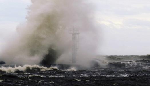 Silny sztorm na Bałtyku, 18.02.2022 r. Fot. Info Meteo – Północ Pl.