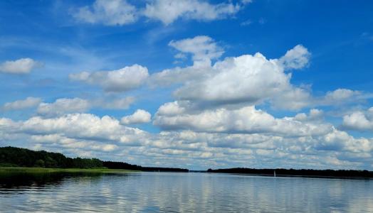 Cumulusy nad Jeziorakiem. Fot. Agnieszka Harasimowicz | IMGW-PIB