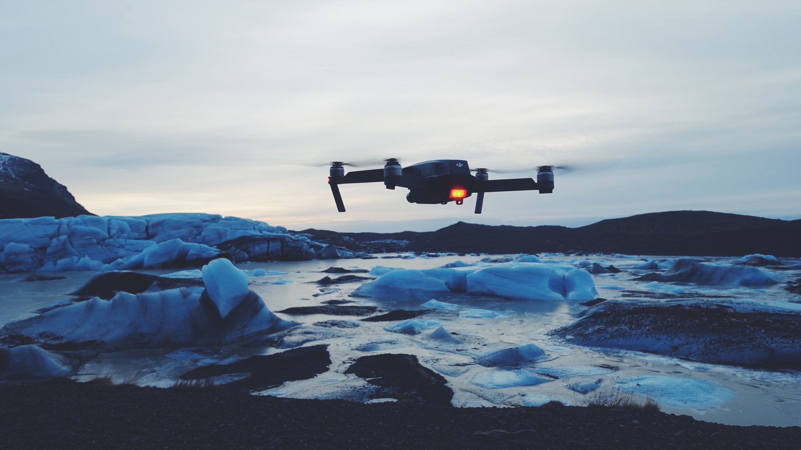 Dron. Zima. Pogoda.