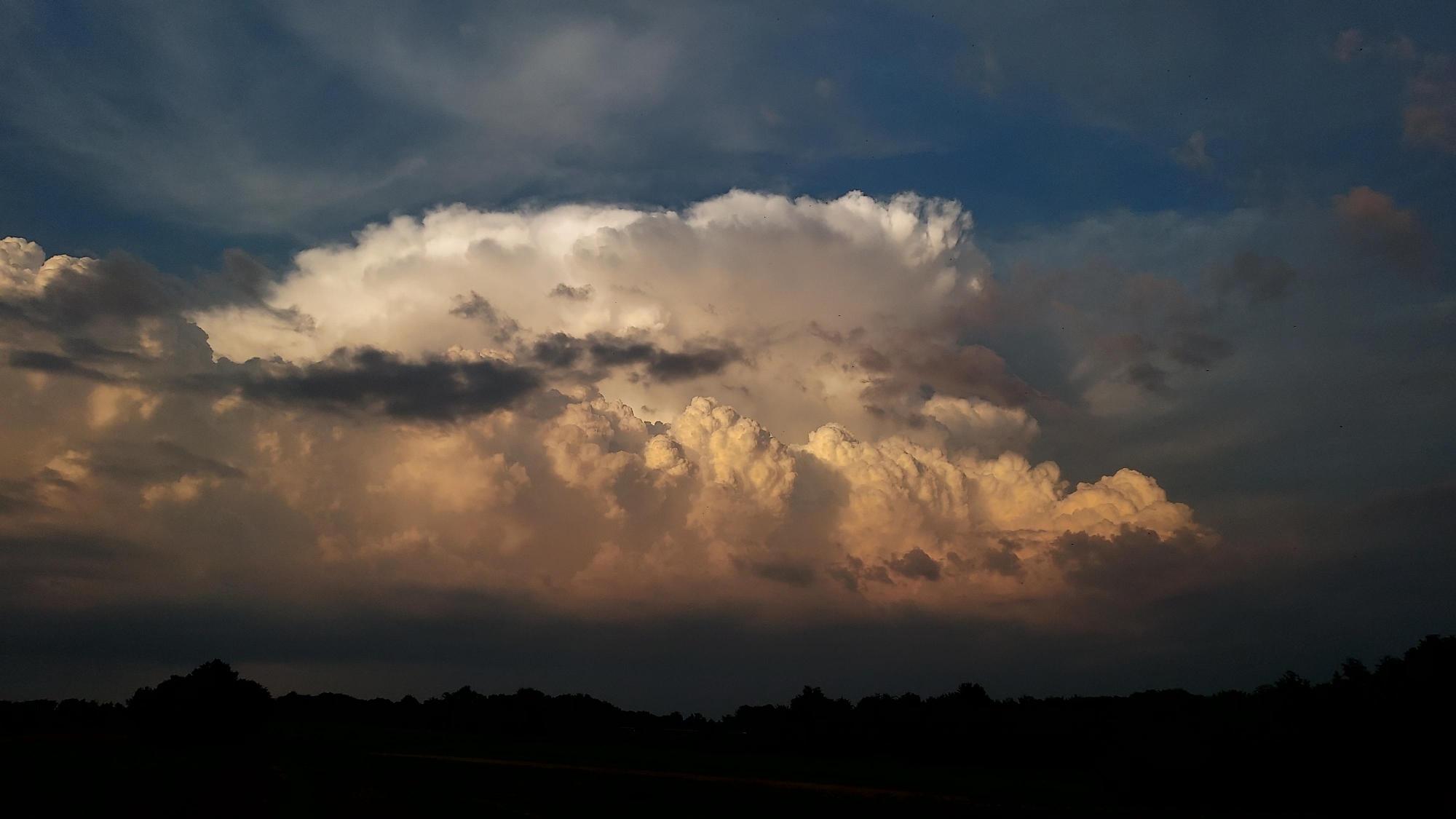 Chmura burzowa Cumulonimbus w okolicy Wadowic (woj. małopolskie), 29.05.2024 r. Fot. Rafał Jastrzębski | IMGW-PIB