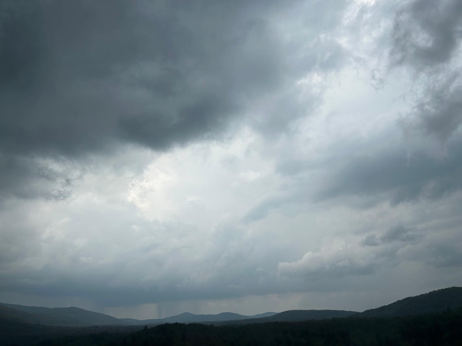 Dlaczego sztuczna inteligencja nie zastąpi synoptyków? O tym w wywiadzie udzielonym red. Patrykowi Strzałkowkiemu  z Gazeta.pl rozmawiał Dyrektor Centrum Modelowania Meteorologicznego IMGW-PIB prof. Mariusz Figurski.