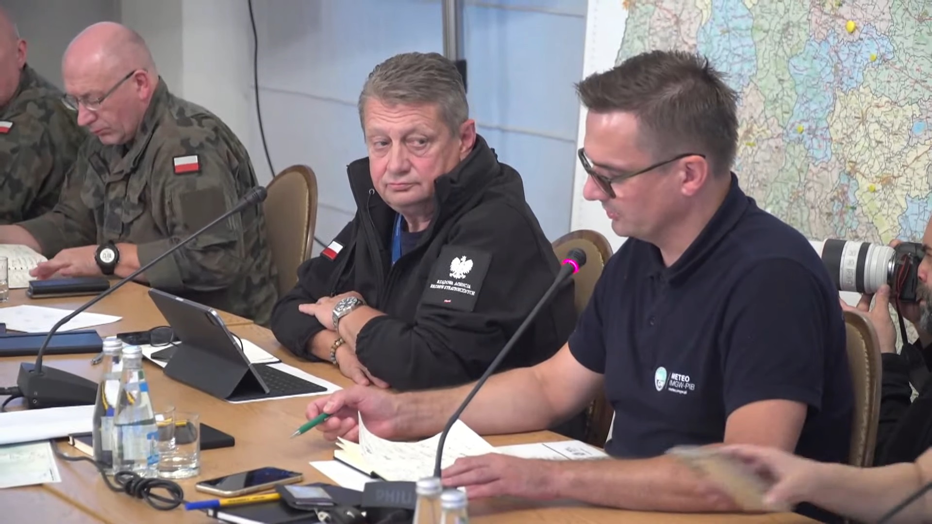 Dyrektor IMGW – PIB Robert Czerniawski wziął udział w piątek w kolejnym powodziowym sztabie kryzysowym we Wrocławiu.