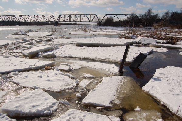 Zjawiska lodowe na rzekach, jeziorach i morzu — charakterystyka i monitoring